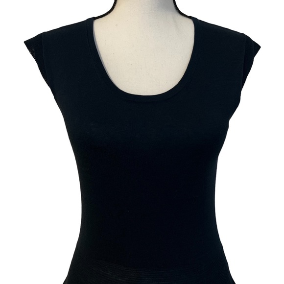 Elie Tahari Sleeveless Navy Top - Picture 5 of 10